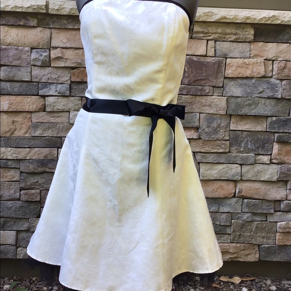 Jessica McClintock size 11 white/black prom dress